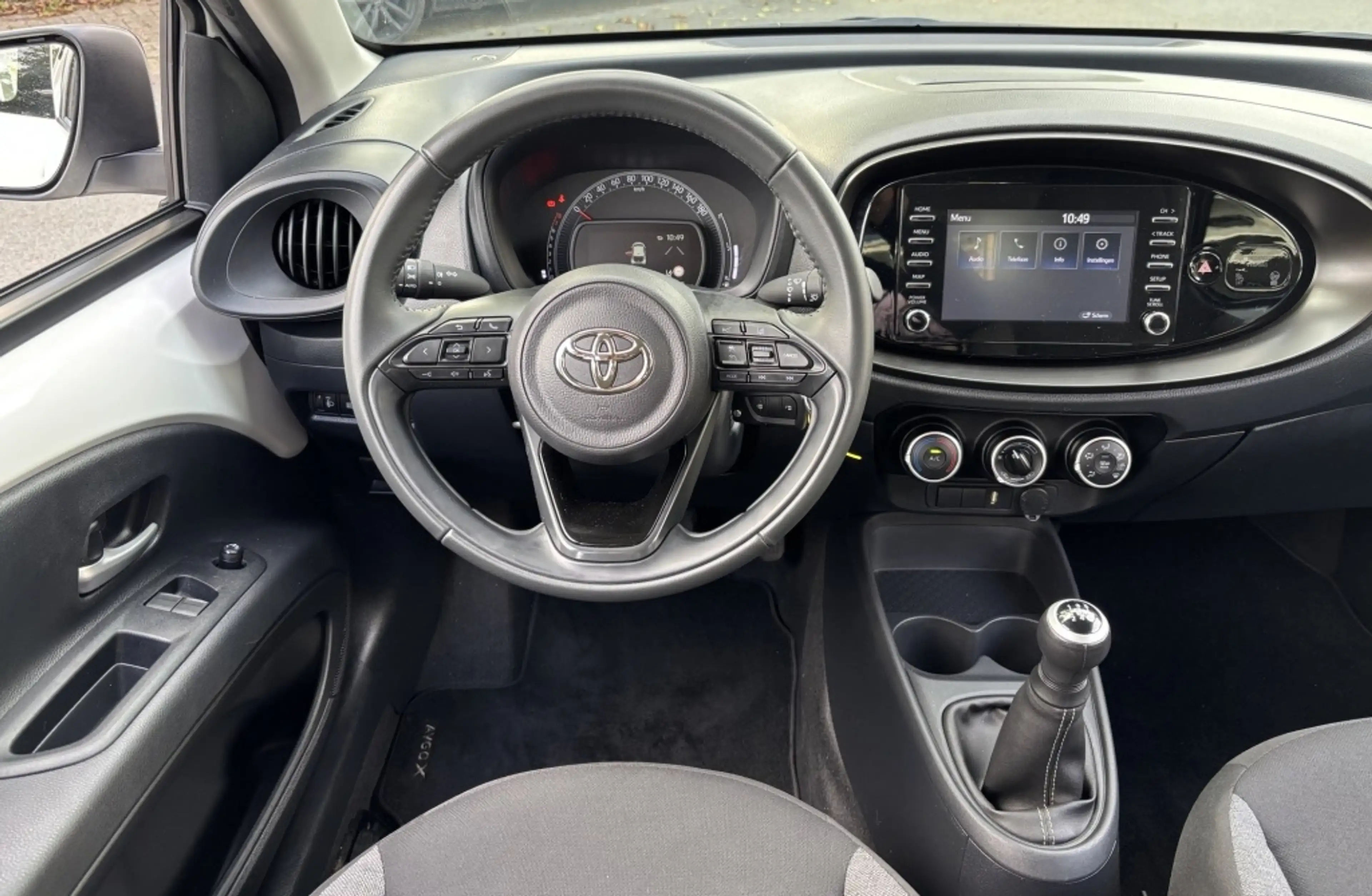 Toyota Aygo X 1.0 VVT-i MT Play AIRCO / CAMERA / 38.984 KM NAP — photo 9