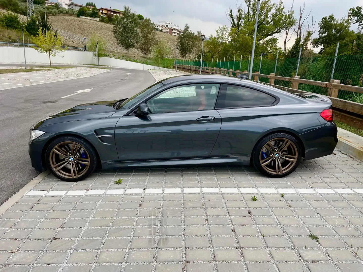 BMW M4 Coupe 3.0 dkg Grey - 2