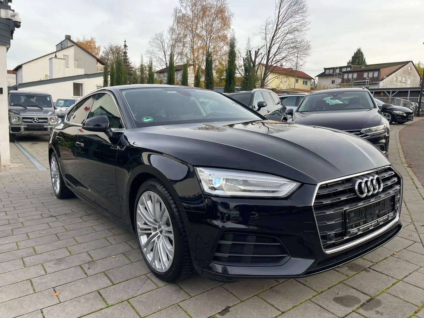Audi A5 basis Schwarz - 1