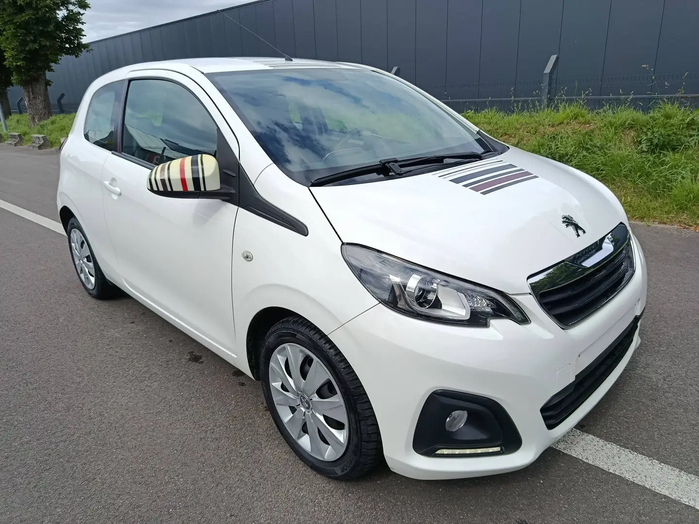 Peugeot 108 108 1.2 Essence Allure eur6 Airco Weiß - 2
