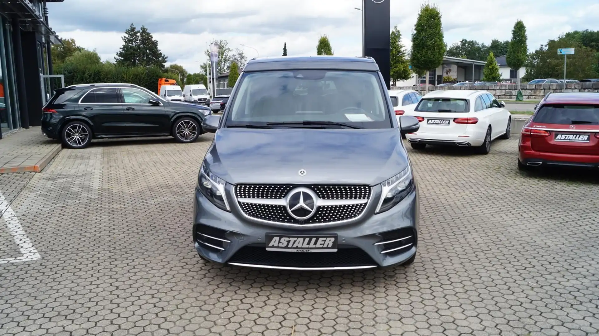 Mercedes-Benz V 220 d Marco Polo Horizon Edition AMGLine+Tisch Grau - 2