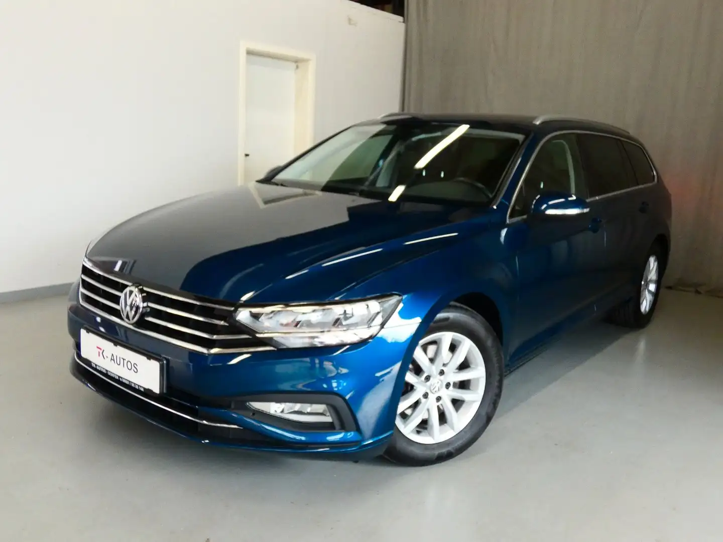 Volkswagen Passat Variant Passat Var. 1.5 TSI,1.Hand,Navi,LED,ACC,Panorama Blau - 1