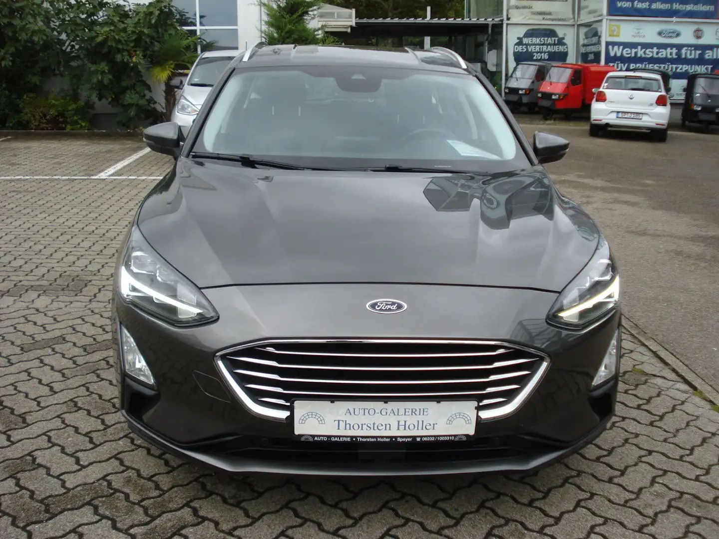 Ford Focus Turnier Titanium Automatik Navi Kamera Gris - 2