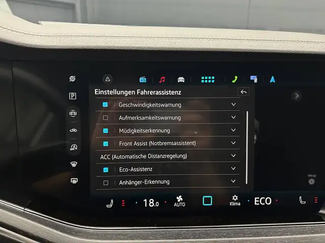Volkswagen Touareg view 23