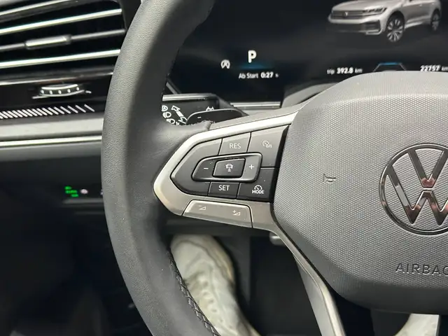 Volkswagen Touareg view 17