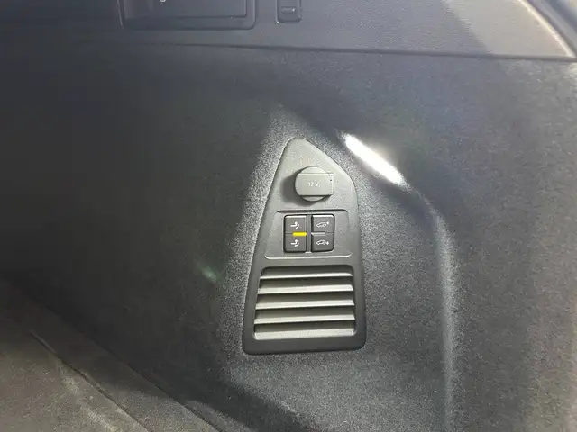 Volkswagen Touareg view 29