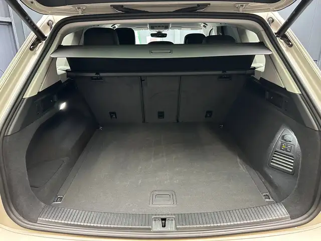 Volkswagen Touareg view 28