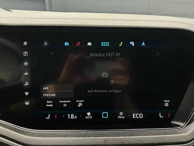 Volkswagen Touareg view 24