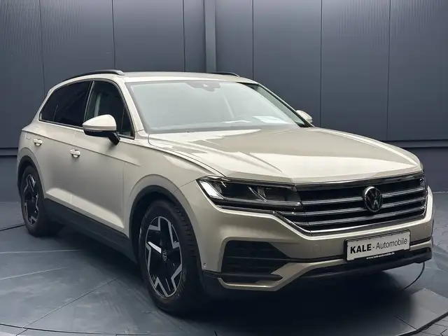 Volkswagen Touareg view 7