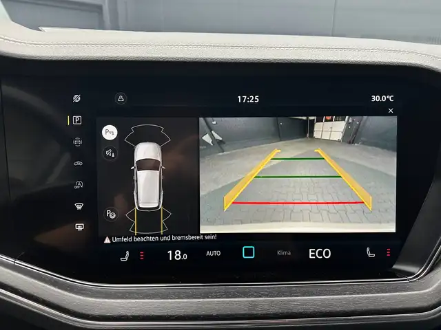 Volkswagen Touareg view 20