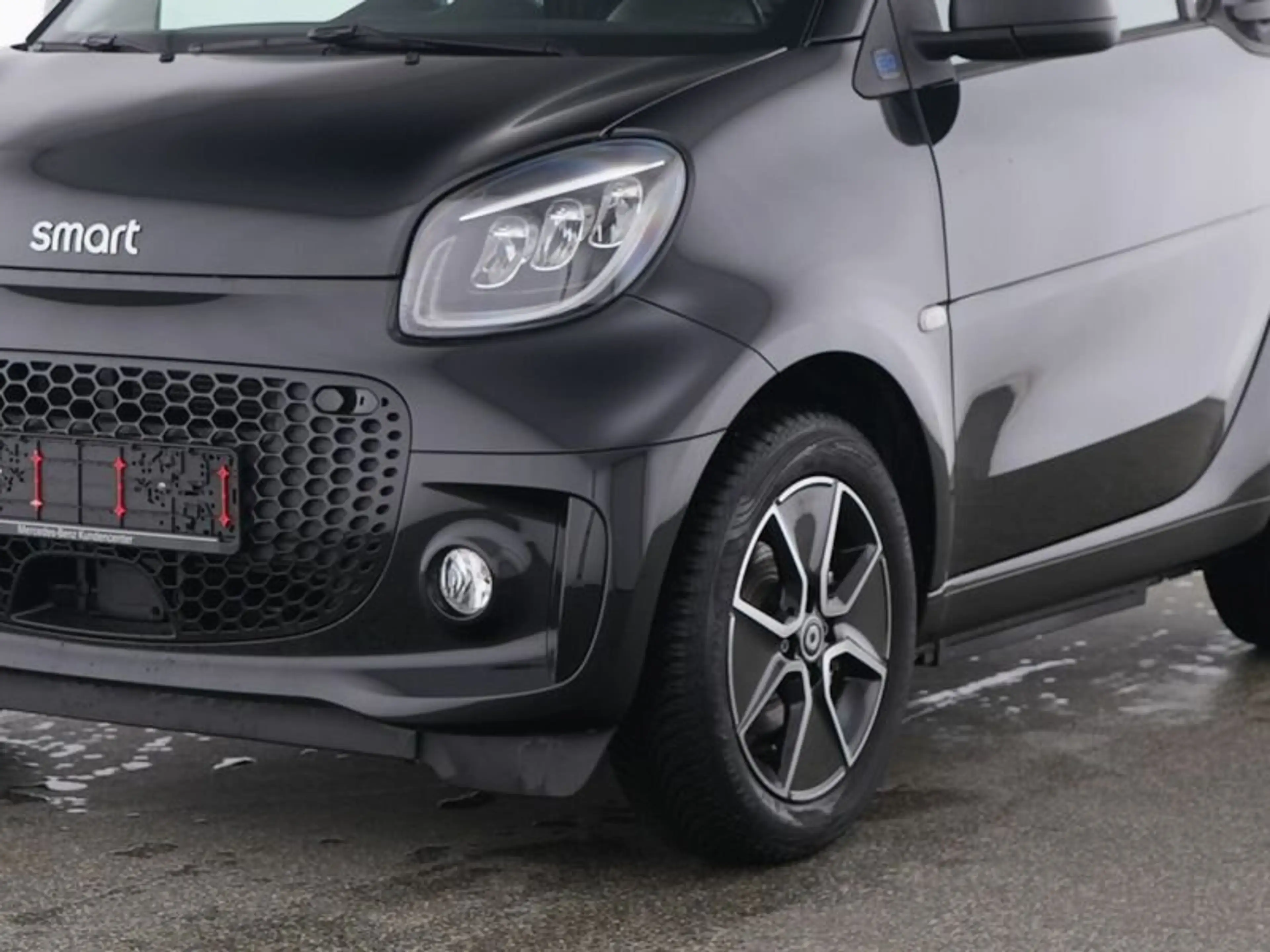 smart forTwo fortwo EQ cabrio passion Ganzjahresreifen DAB — photo 3