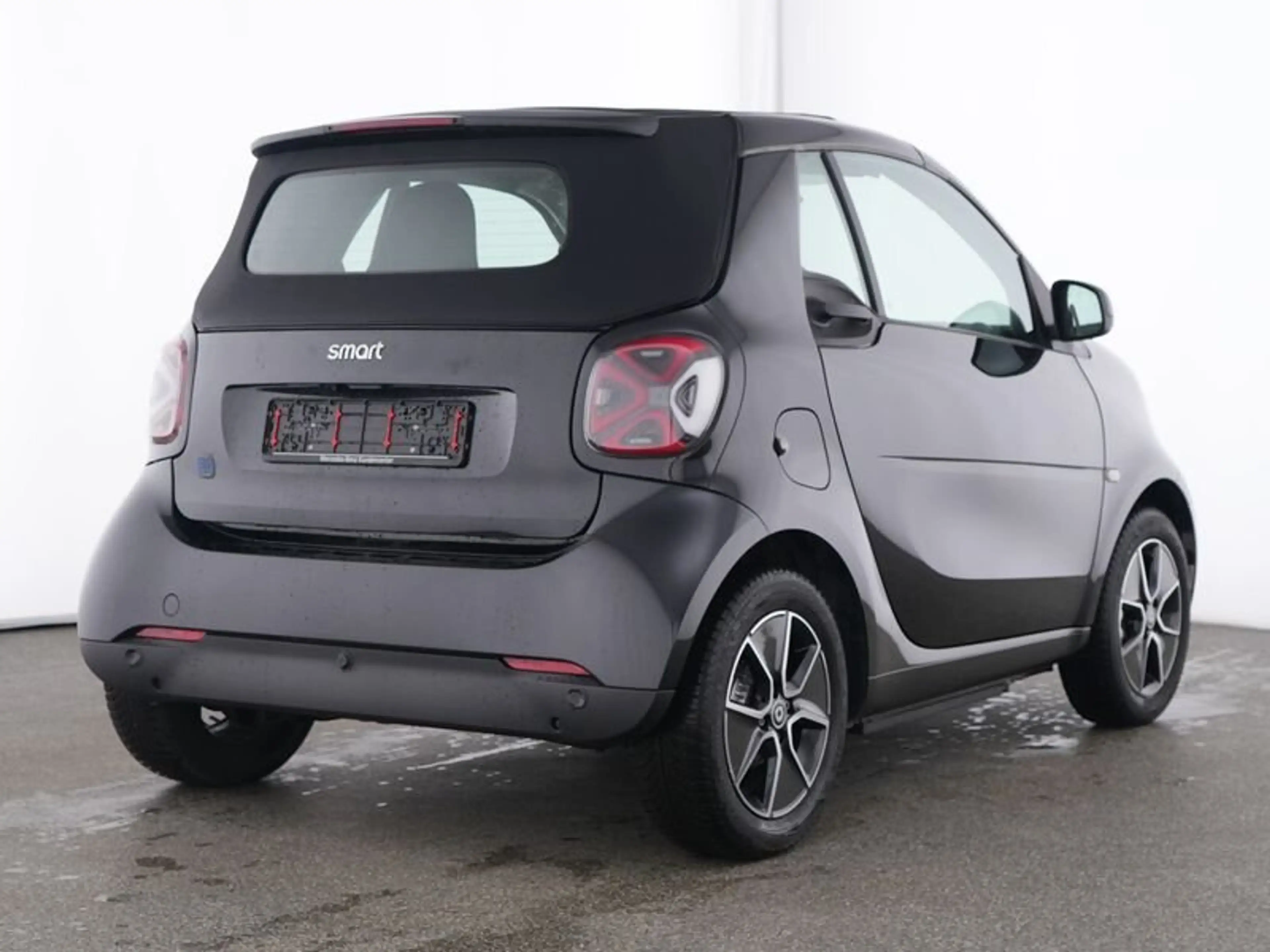 smart forTwo fortwo EQ cabrio passion Ganzjahresreifen DAB — photo 2