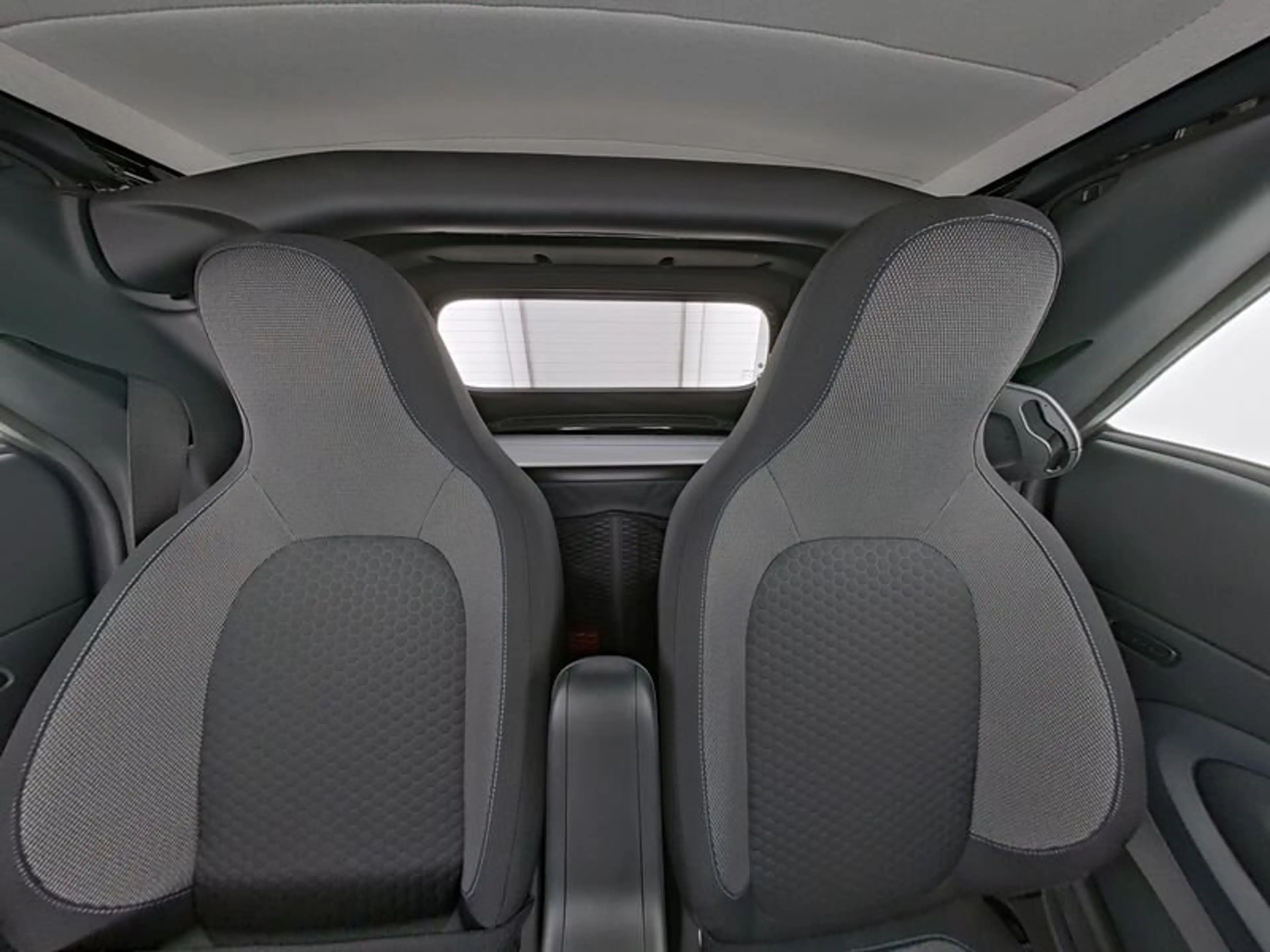 smart forTwo fortwo EQ cabrio passion Ganzjahresreifen DAB — photo 7