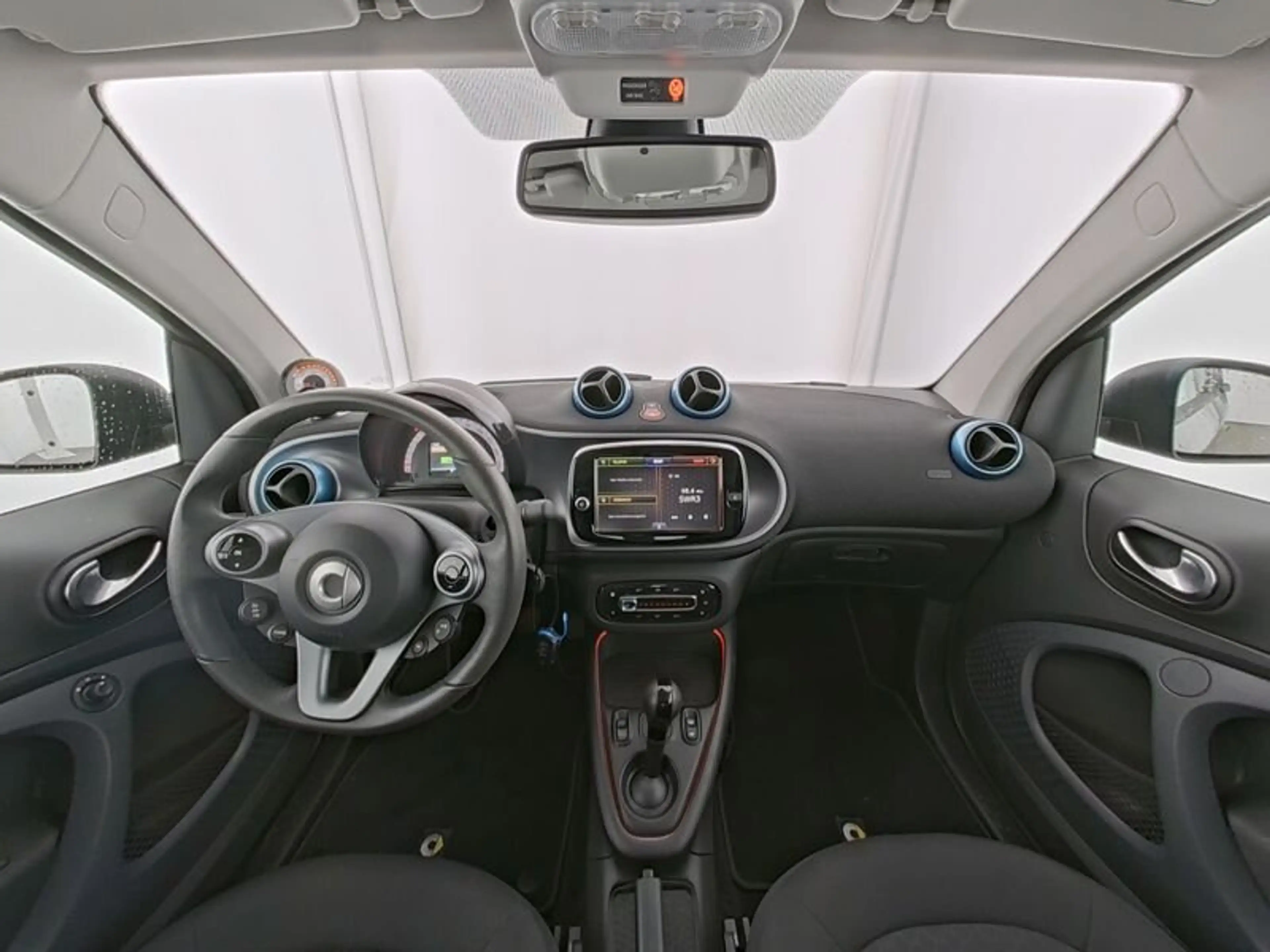 smart forTwo fortwo EQ cabrio passion Ganzjahresreifen DAB — photo 6