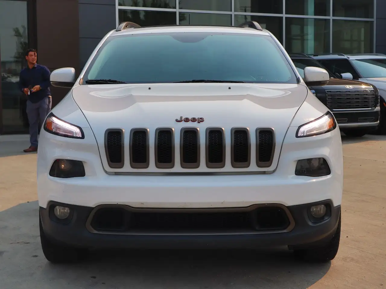 Jeep Cherokee снимка Jeep Cherokee