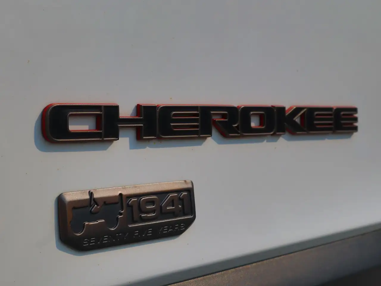 Jeep Cherokee снимка Jeep Cherokee