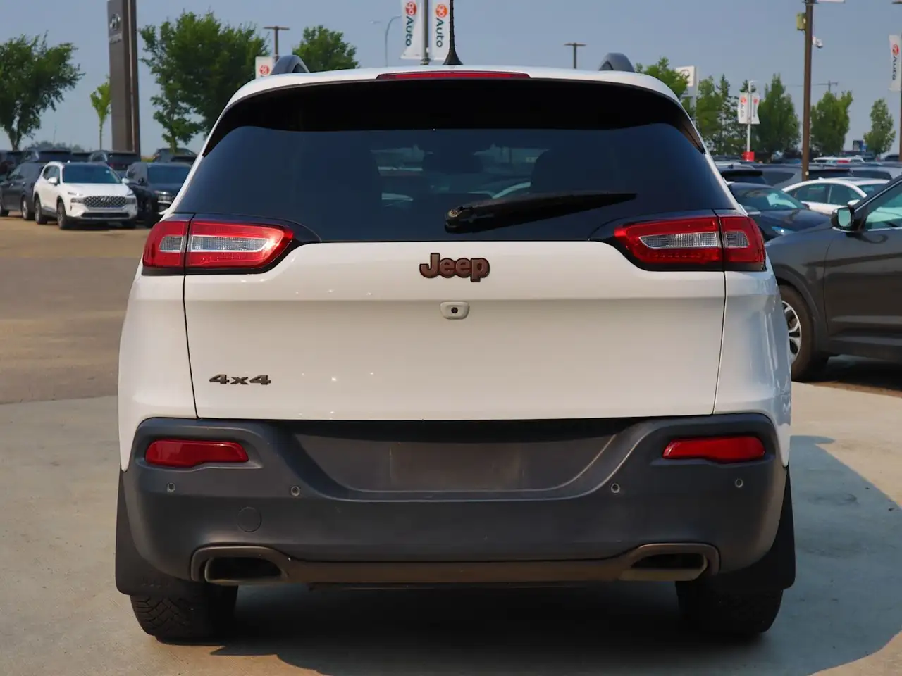 Jeep Cherokee снимка Jeep Cherokee