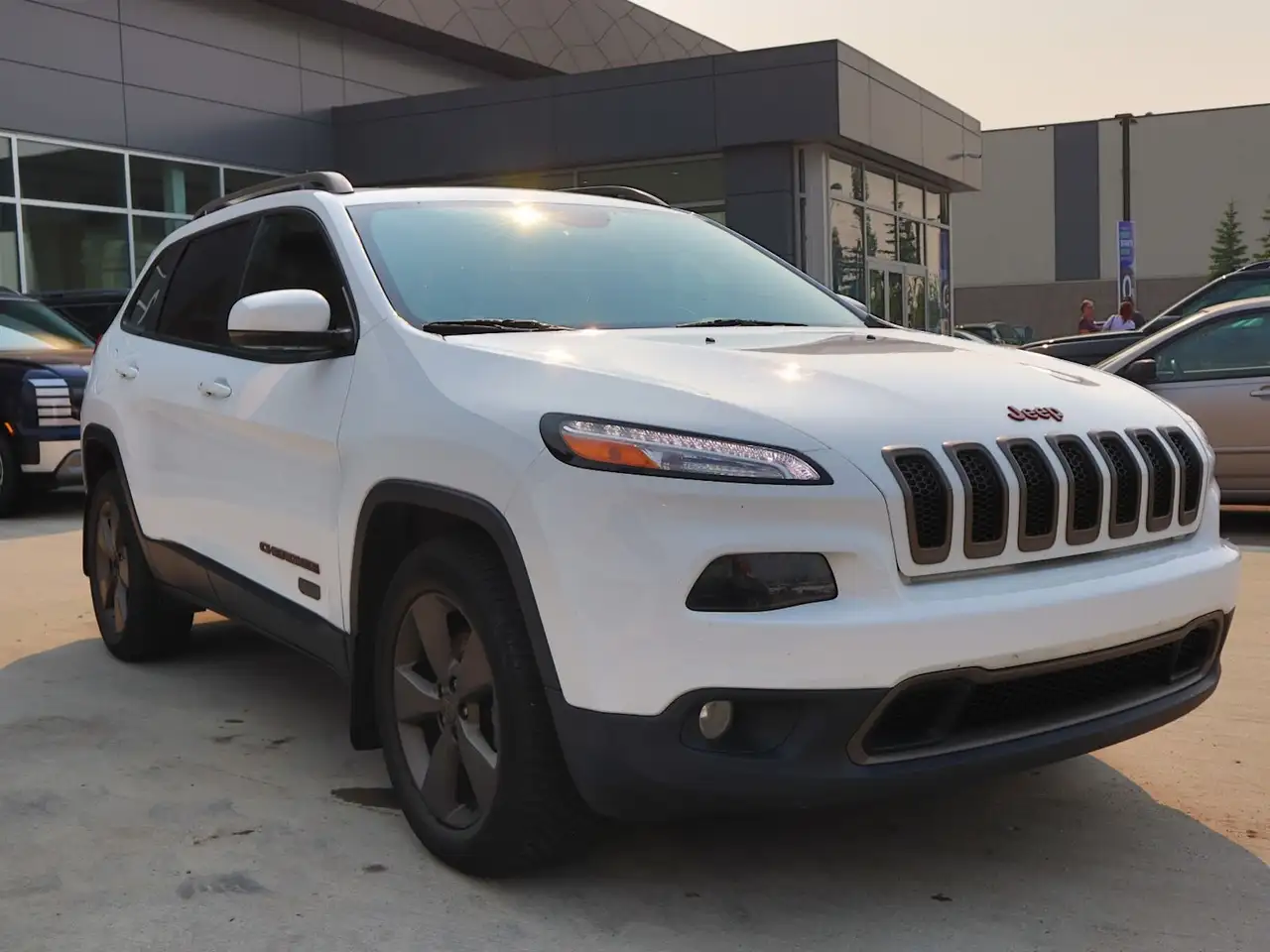 Jeep Cherokee снимка Jeep Cherokee