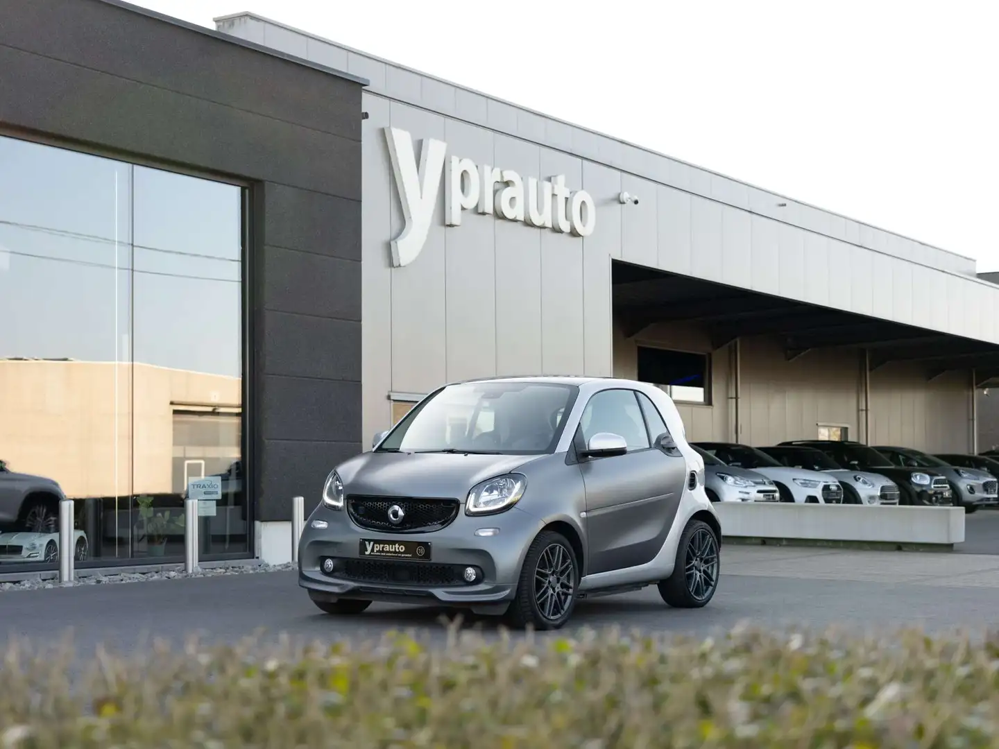 smart forTwo Coupé EQ BRABUS 17.6 kWh Comfort+ (EU6.2) Gris - 1