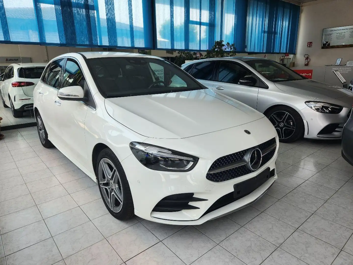 Mercedes-Benz B 250 Automatic EQ-Power Premium AMG Blanco - 2