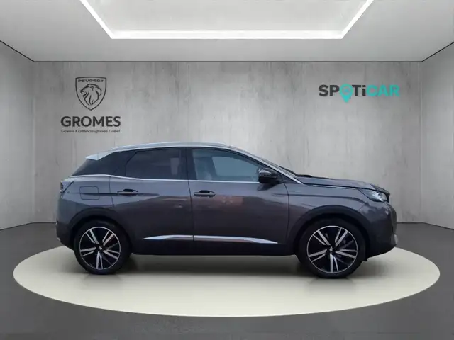 Peugeot 3008 view 2