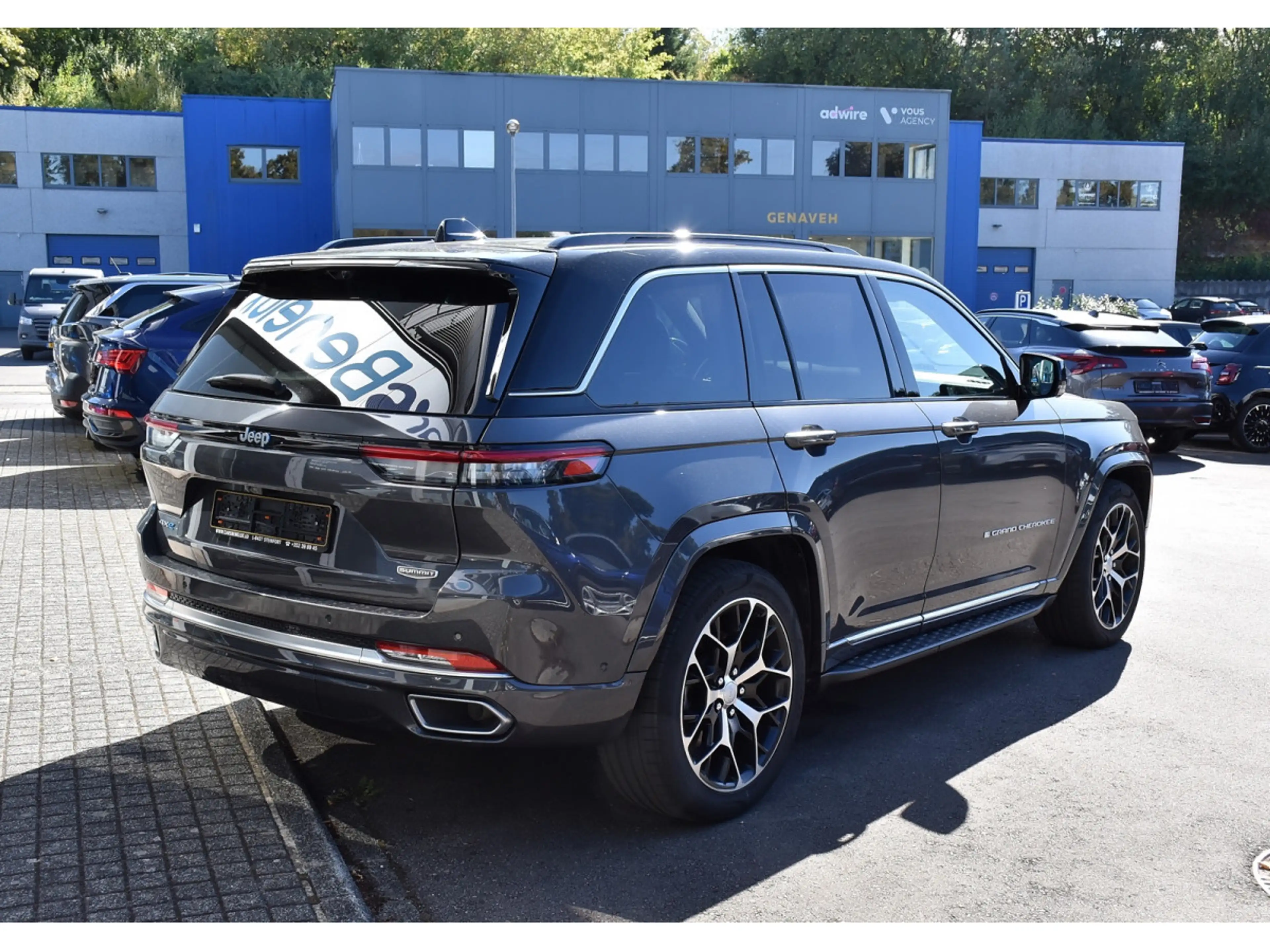 Jeep Grand Cherokee 2.0 4xe PHEV AWD Summit Reserve PANO SG MASS FULL — photo 4