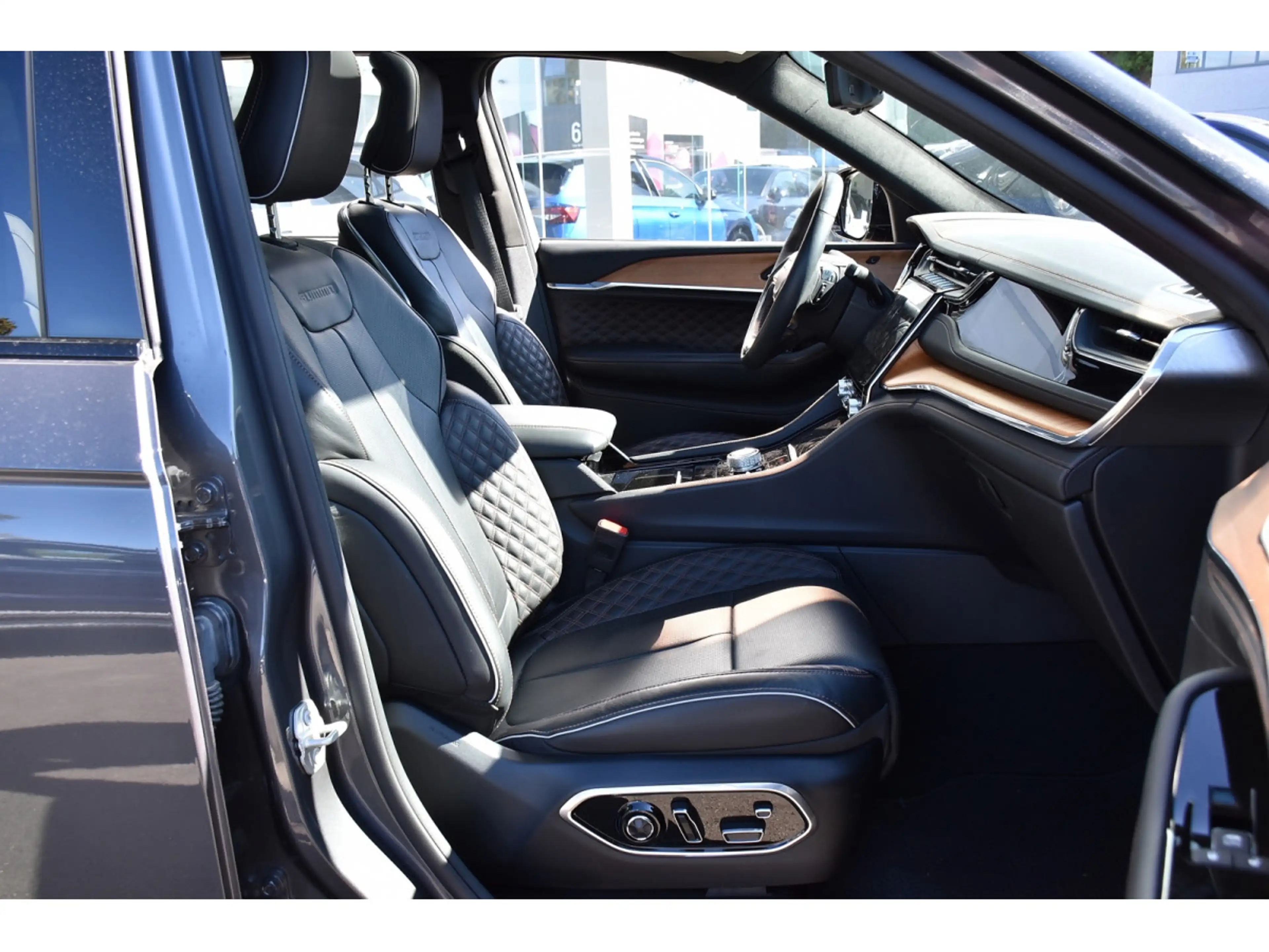 Jeep Grand Cherokee 2.0 4xe PHEV AWD Summit Reserve PANO SG MASS FULL — photo 7