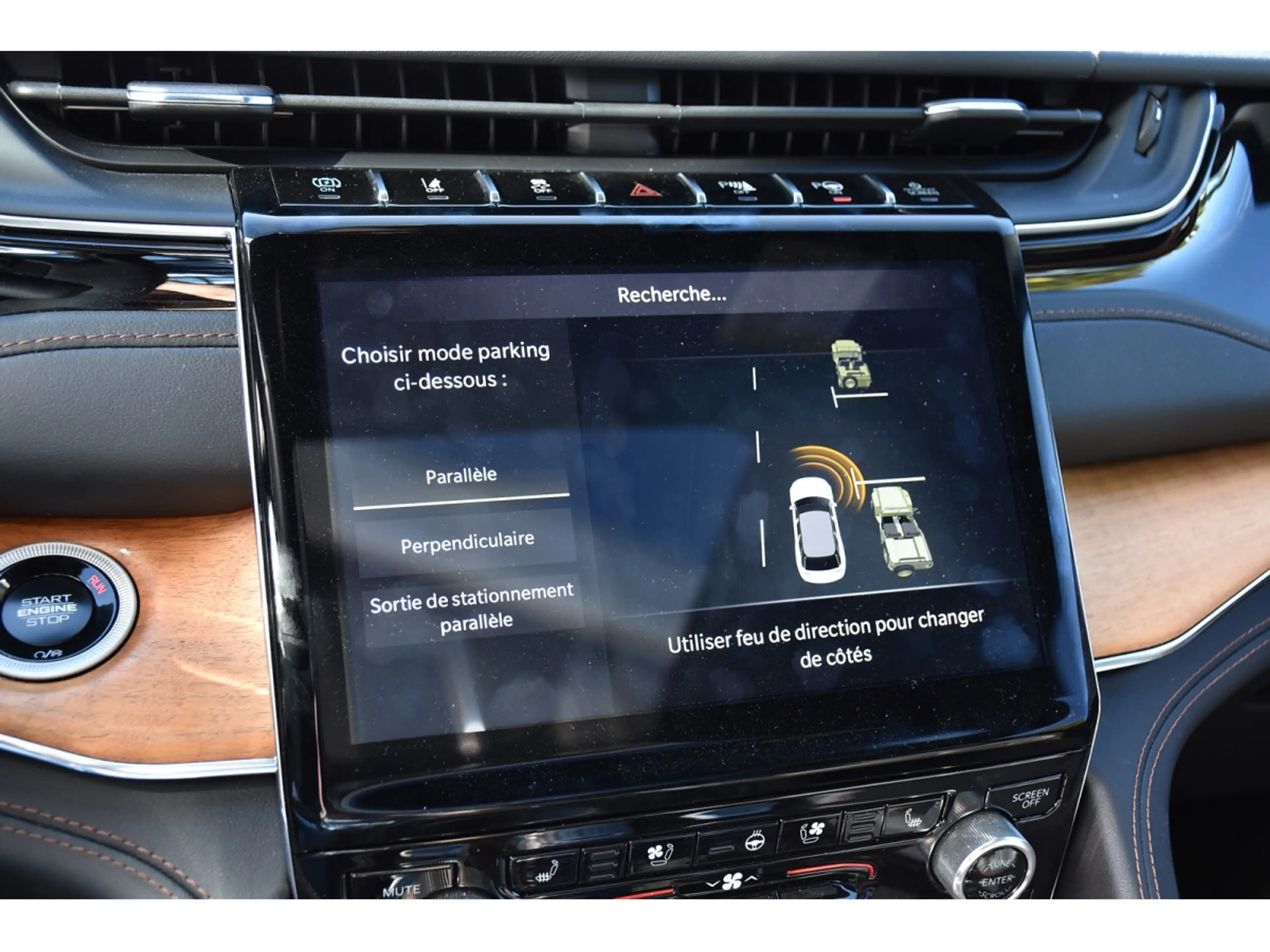 Jeep Grand Cherokee 2.0 4xe PHEV AWD Summit Reserve PANO SG MASS FULL — photo 14