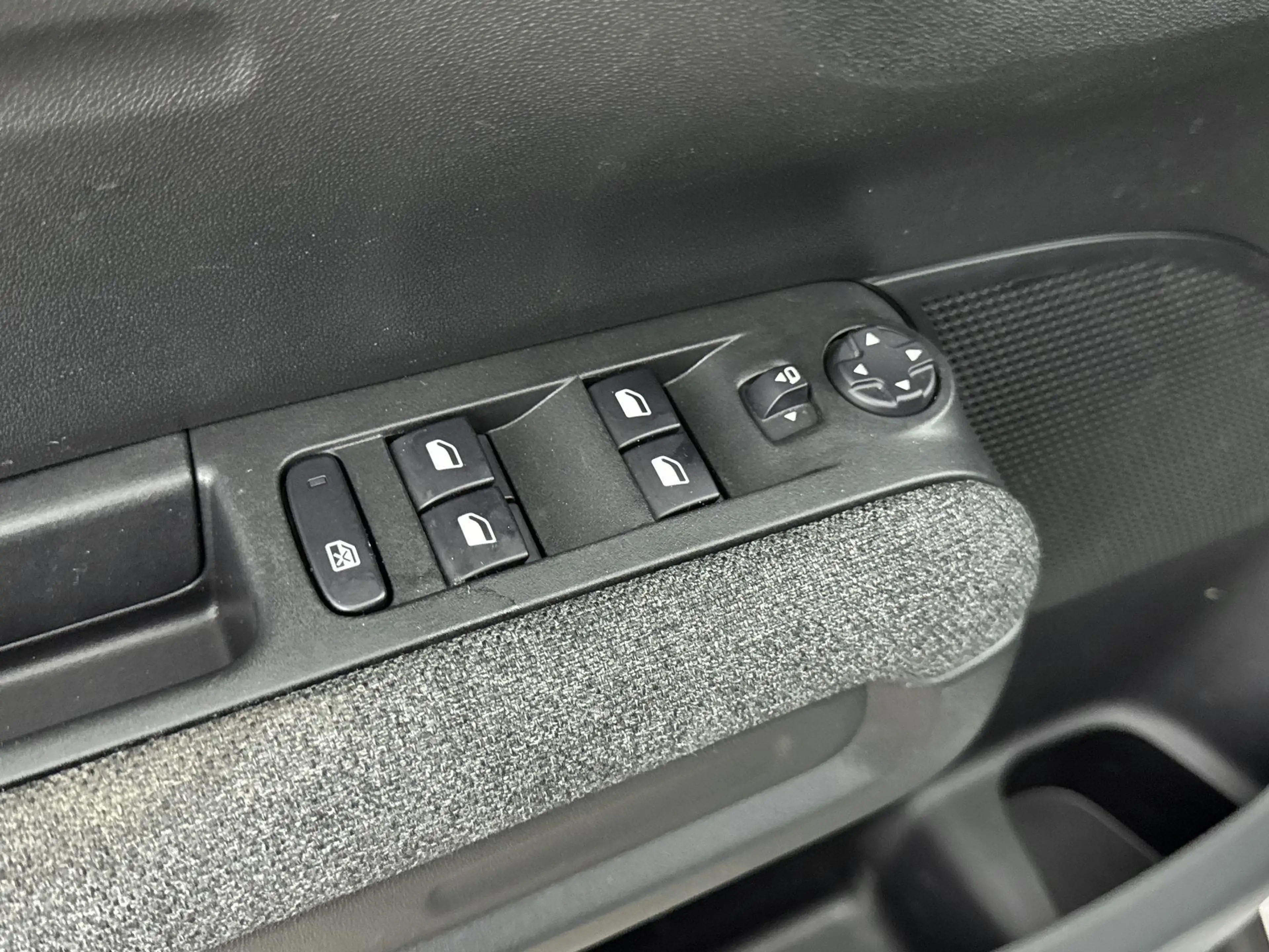 Citroen C3 Aircross 1.2 110pk C-Series | Climate control | Parkeersens — photo 15