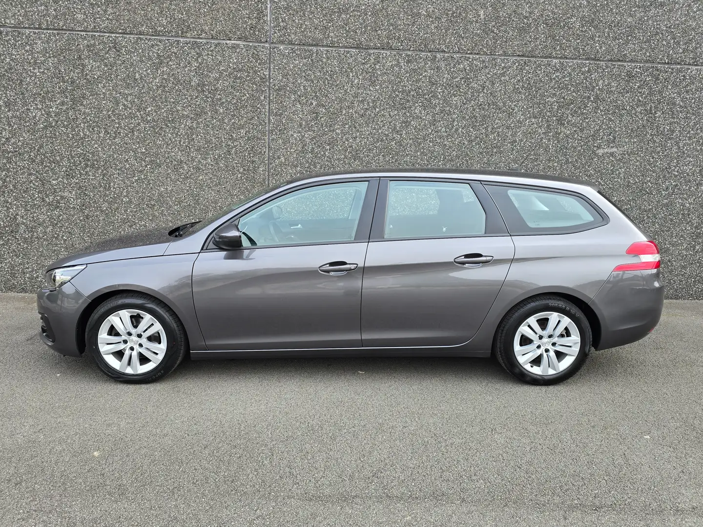 Peugeot 308 SW 1.5 BlueHDi Active (EU6.2) AIRCO/GPS/CRUISE/PDC Grijs - 2