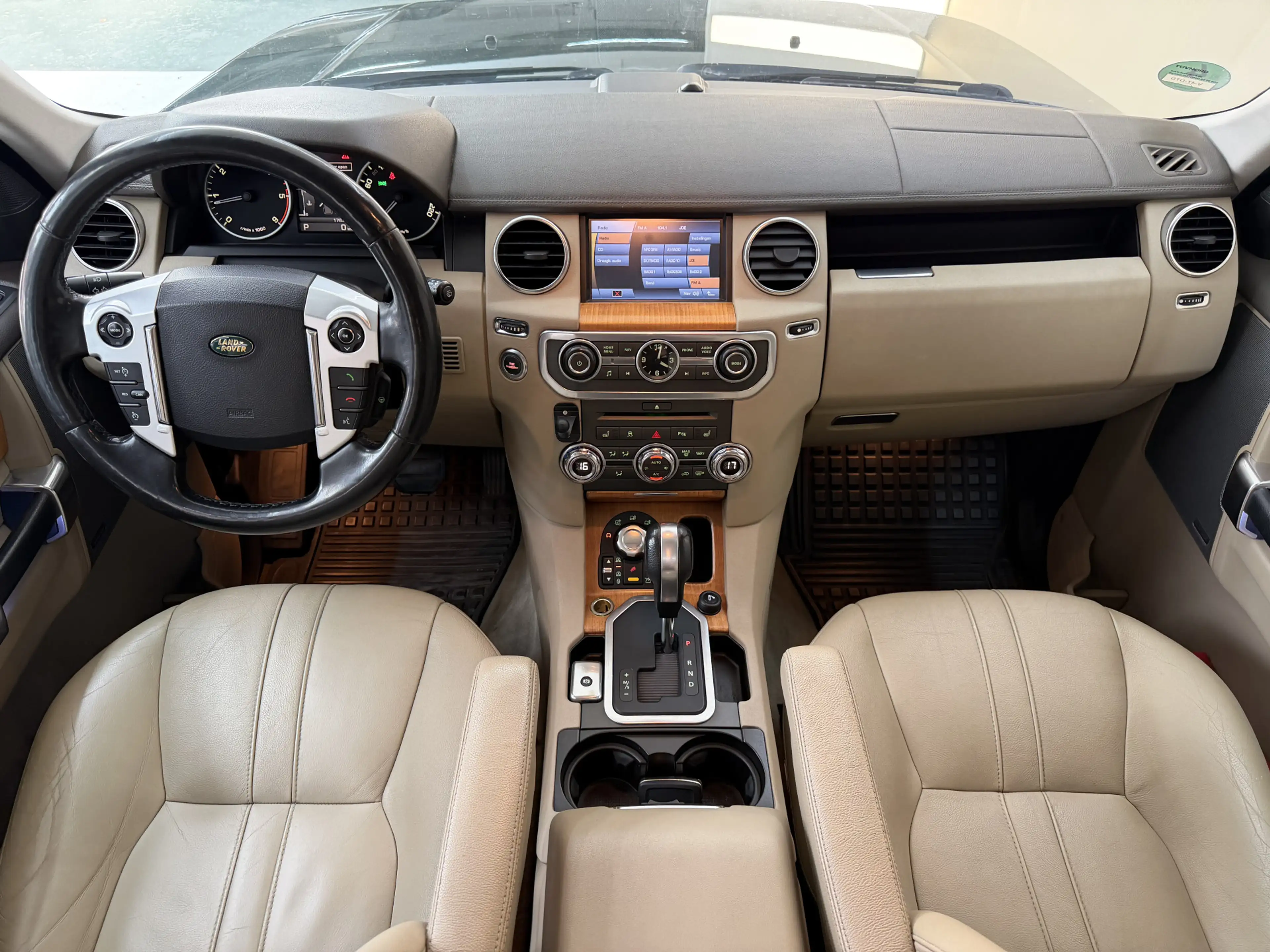 Land Rover Discovery 3.0 SDV6 SE, 245Pk, 2010, Euro 5, Climate control, — photo 2
