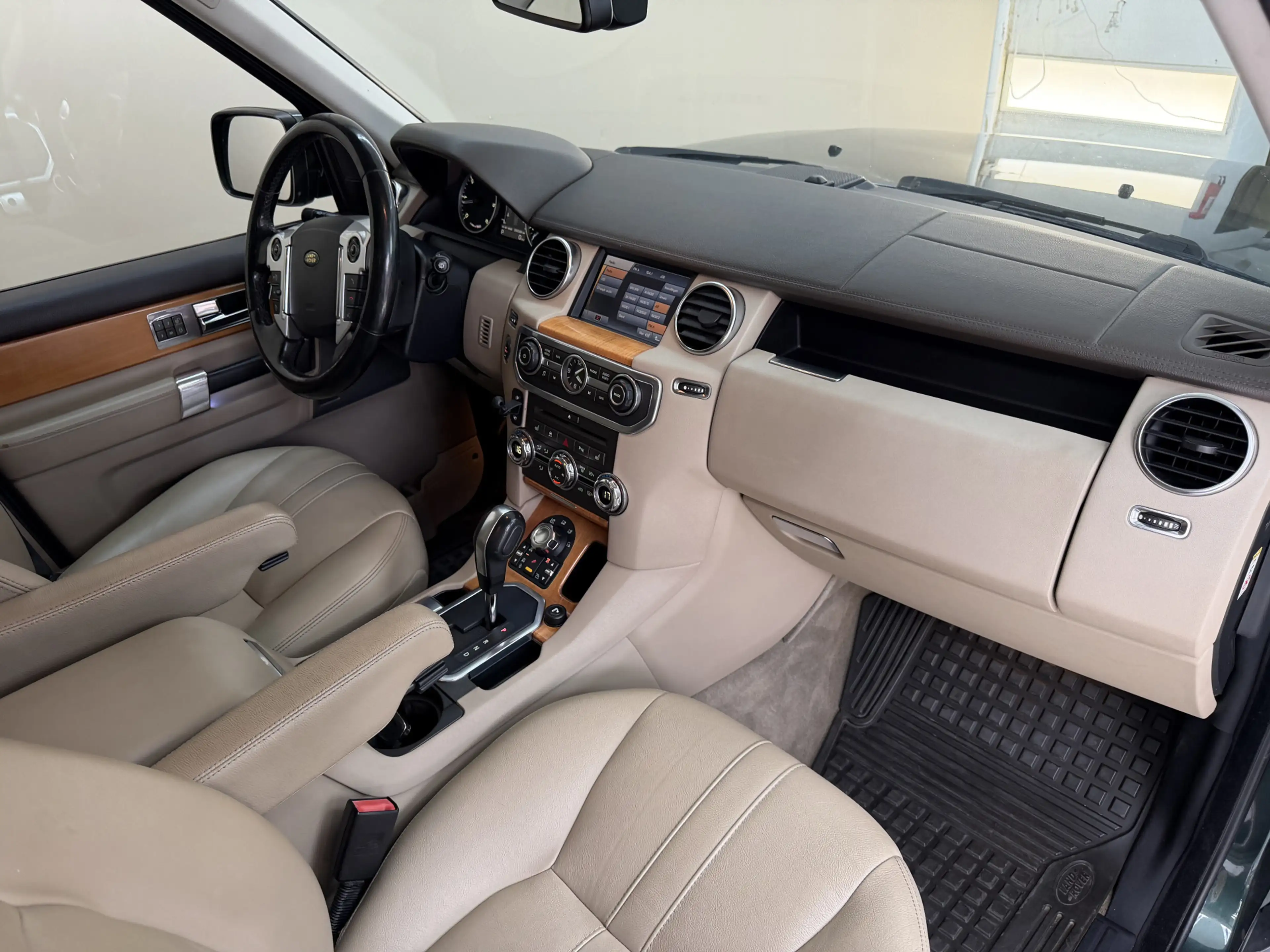 Land Rover Discovery 3.0 SDV6 SE, 245Pk, 2010, Euro 5, Climate control, — photo 10