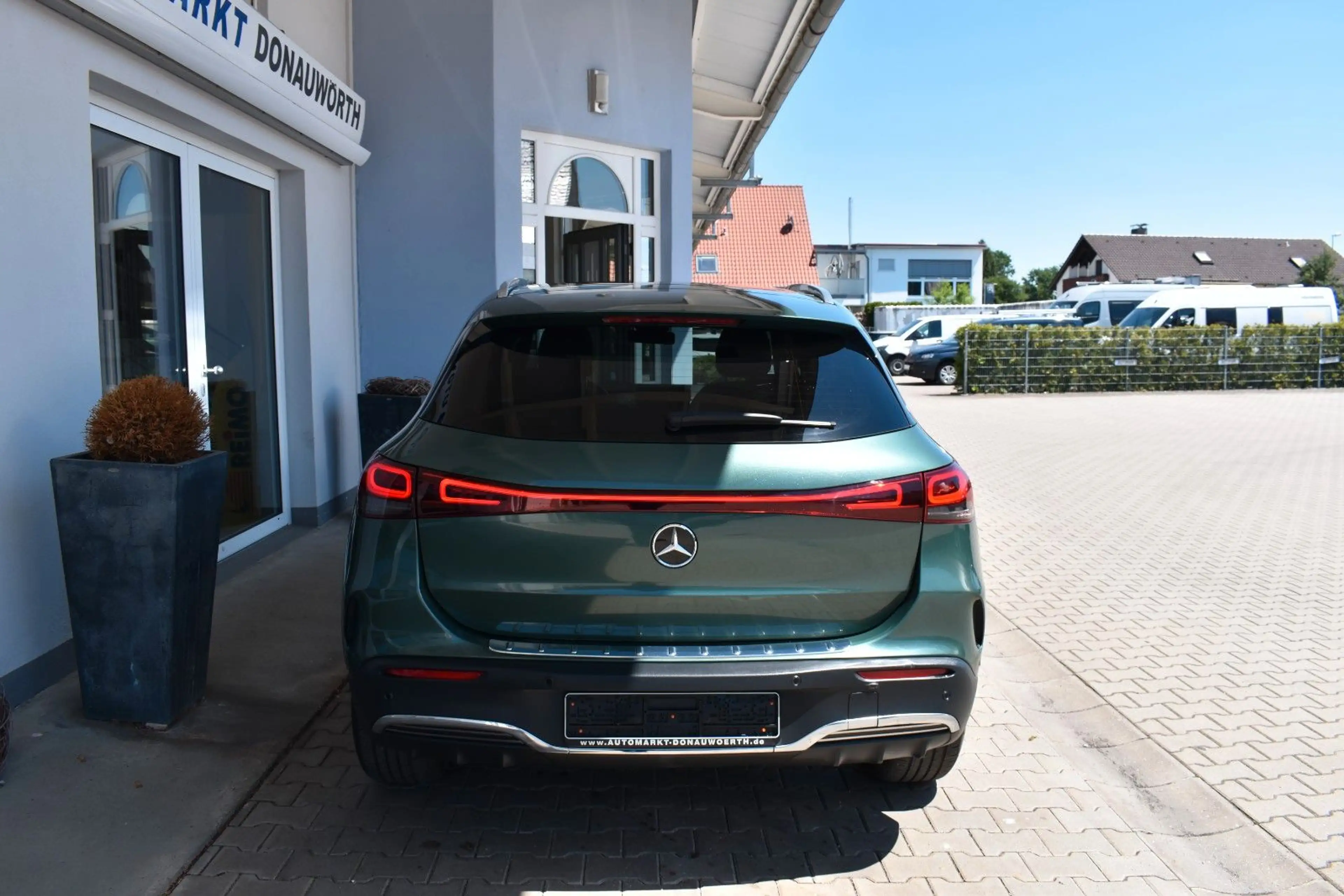Mercedes-Benz EQA 250 AMG Line Navi PanoDach AHK Sitzhzg — photo 10