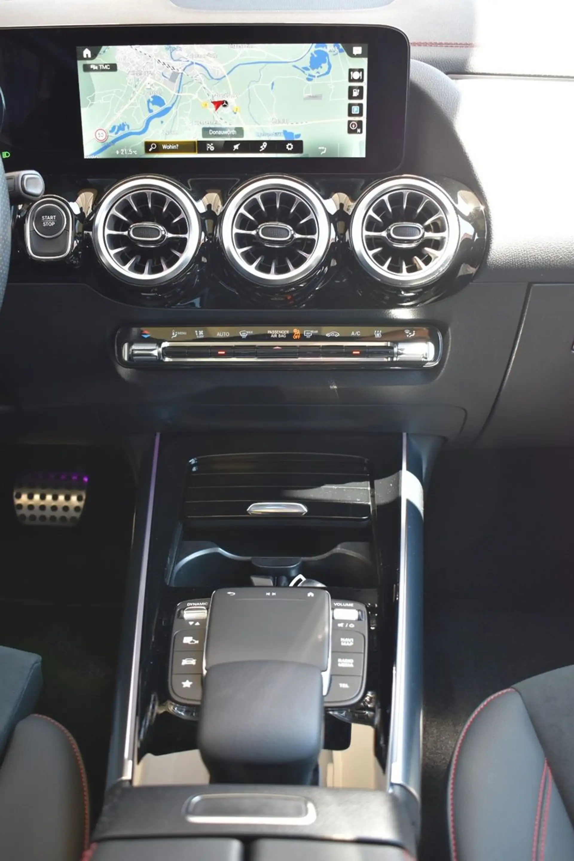 Mercedes-Benz EQA 250 AMG Line Navi PanoDach AHK Sitzhzg — photo 2