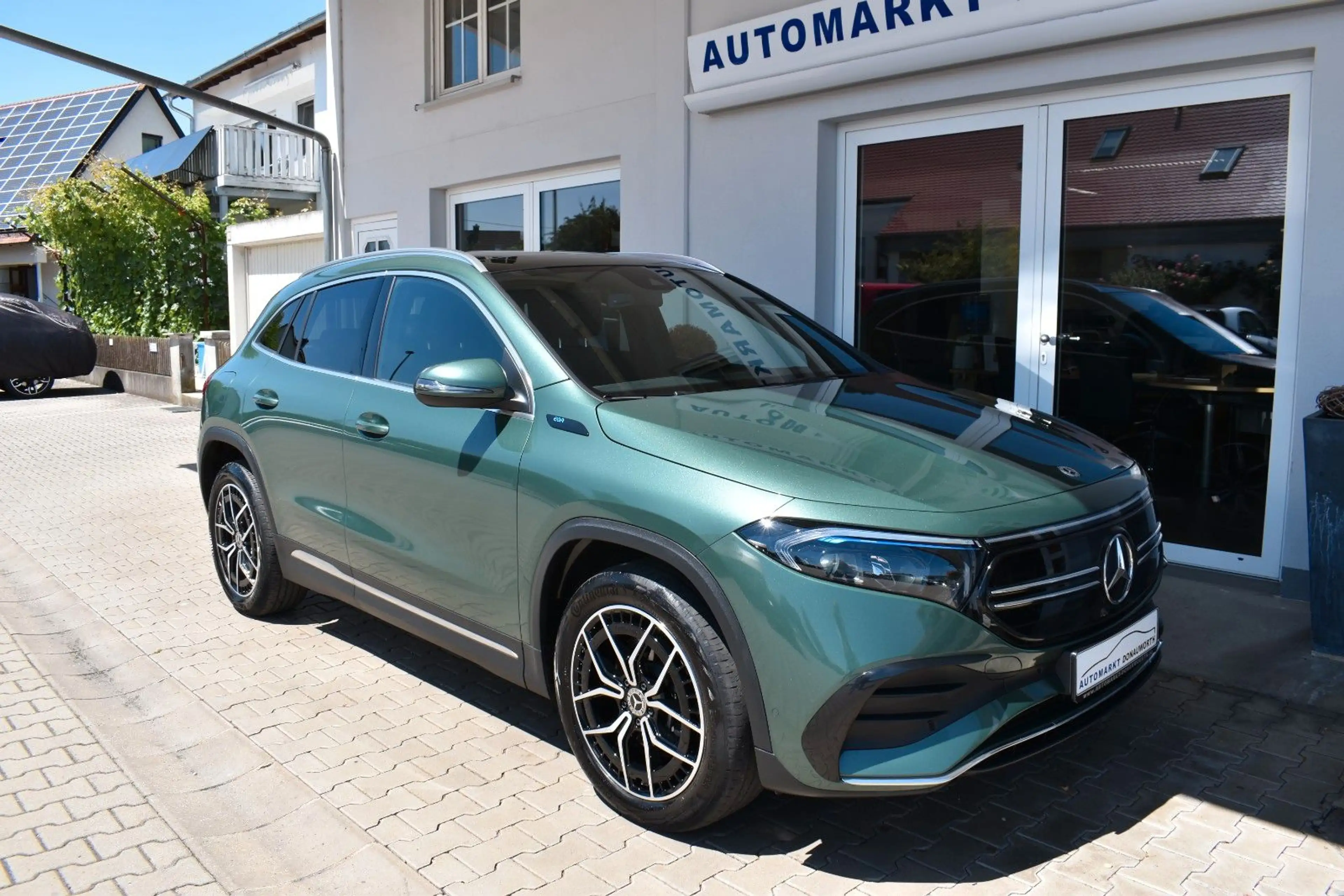 Mercedes-Benz EQA 250 AMG Line Navi PanoDach AHK Sitzhzg — photo 13