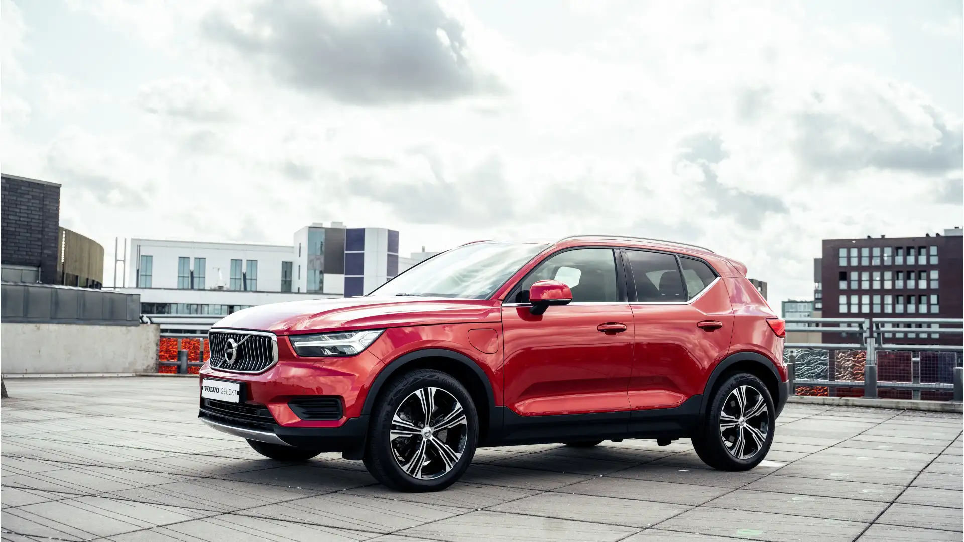 Volvo XC40 T4 Recharge Inscription / Leder / 19" velgen / Ach Rood - 2