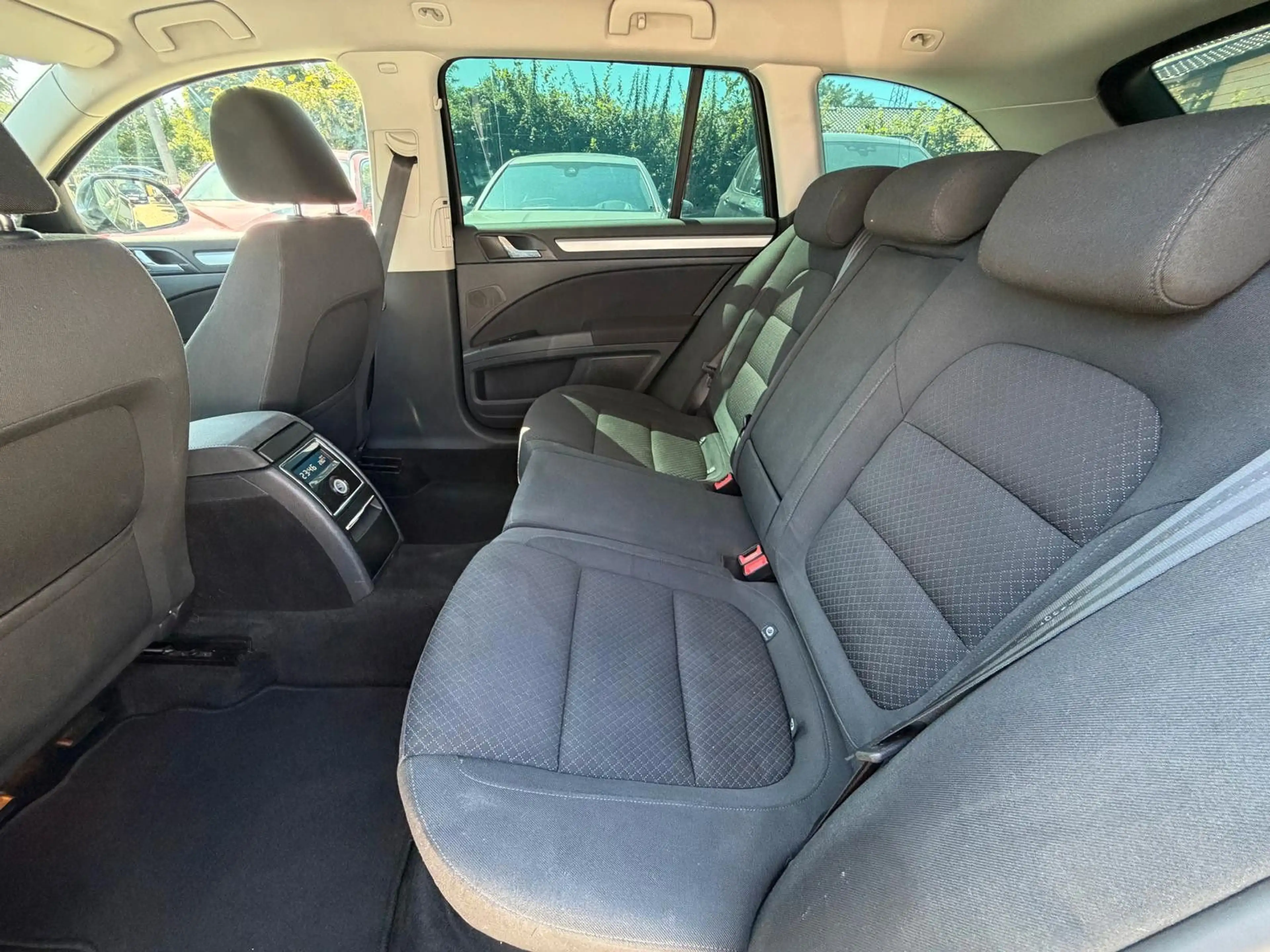 Skoda Superb Combi Exclusive Kam*SitzHz.*Klima*Navi — photo 12