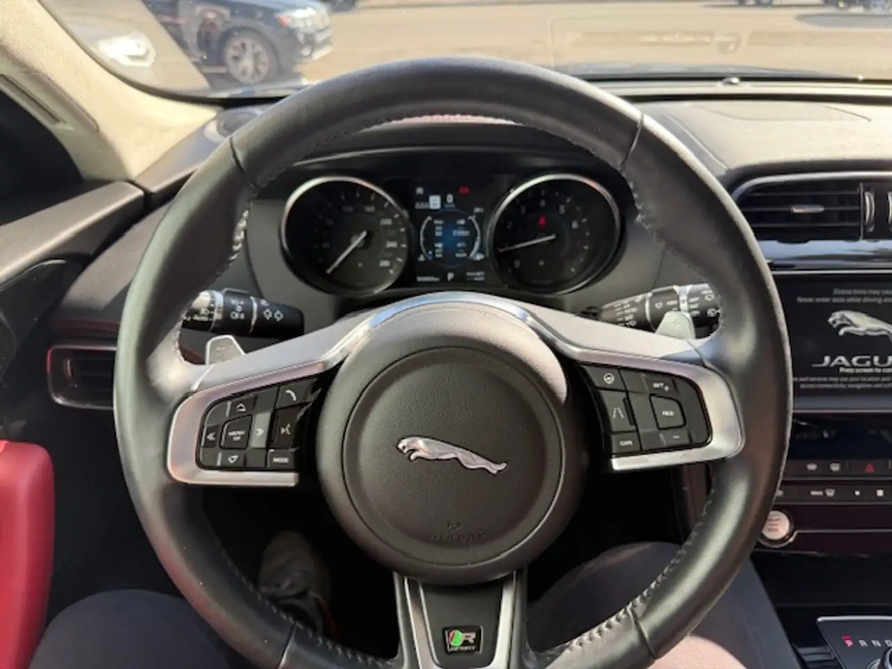Jaguar F-Pace снимка Jaguar F-Pace