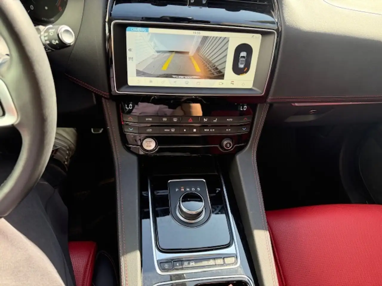 Jaguar F-Pace снимка Jaguar F-Pace