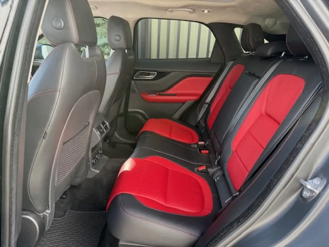 Jaguar F-Pace снимка Jaguar F-Pace