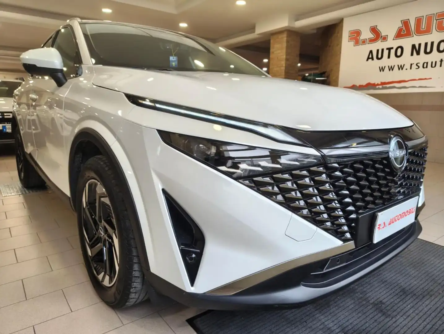 Nissan Qashqai MHEV 140 CV N-CONNECTA Weiß - 2