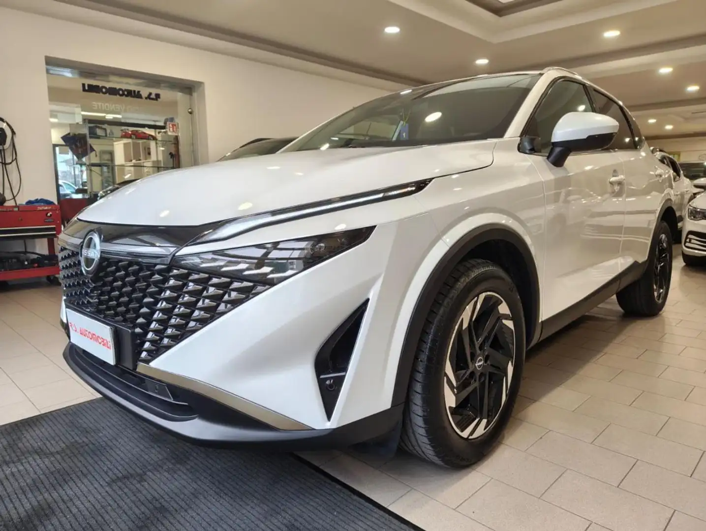 Nissan Qashqai MHEV 140 CV N-CONNECTA Weiß - 1