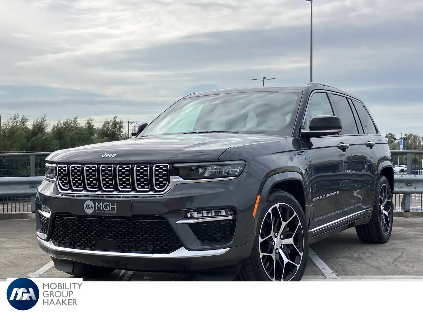 Jeep Grand Cherokee Summit Reserve 4xe Grijs - 1