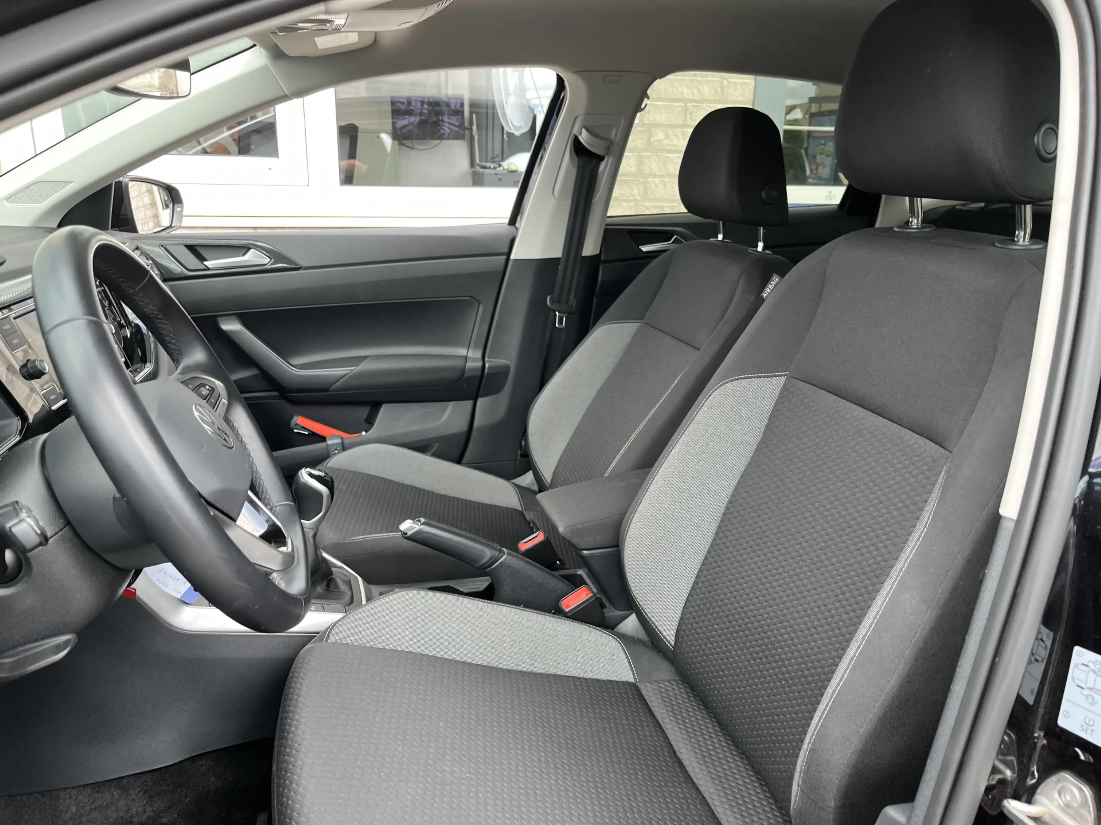 Volkswagen Polo 1.0 TSI Life / CRUISE/ PARK. SENSOREN V+A/ APP-CON — photo 7