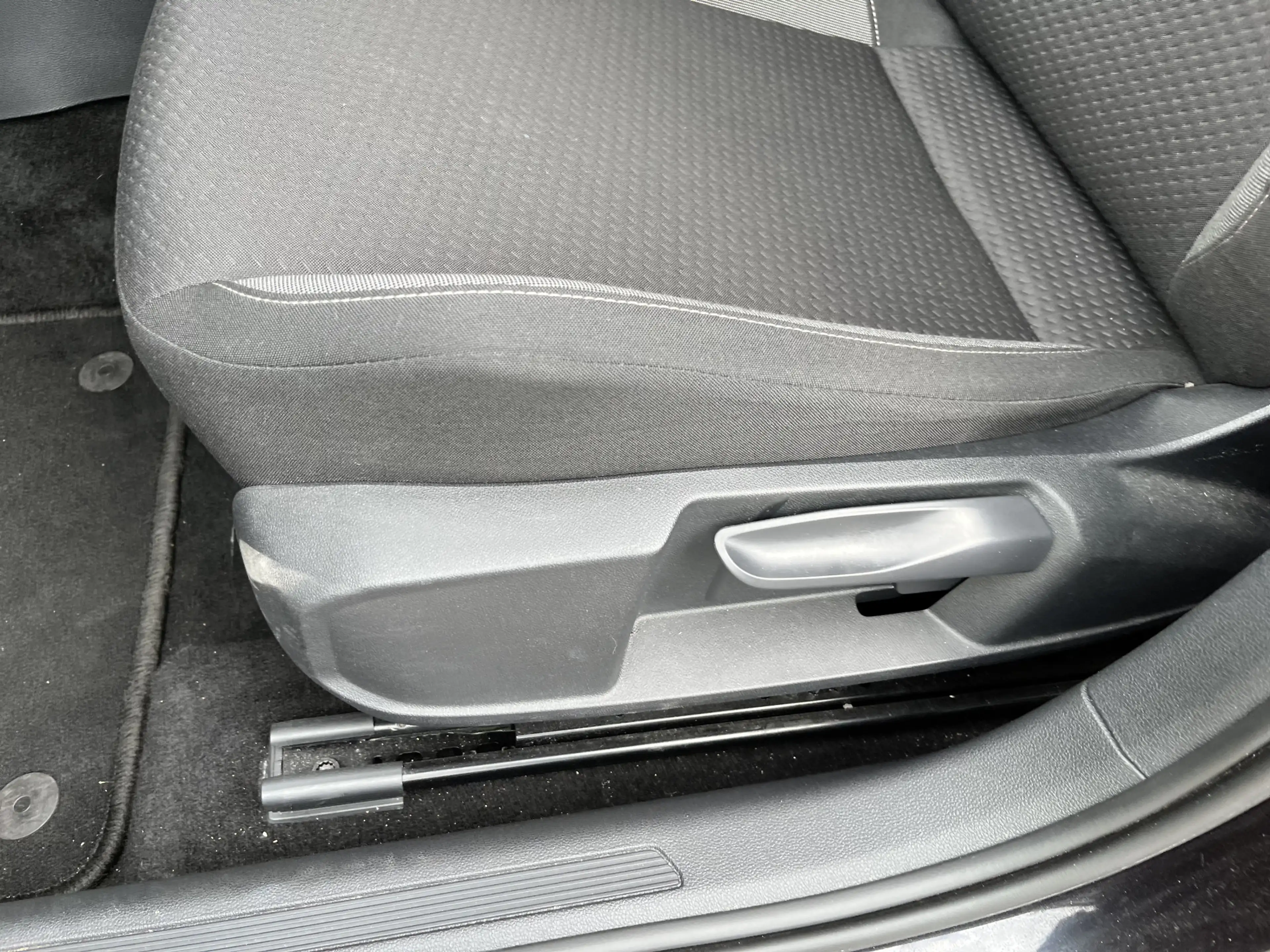 Volkswagen Polo 1.0 TSI Life / CRUISE/ PARK. SENSOREN V+A/ APP-CON — photo 9