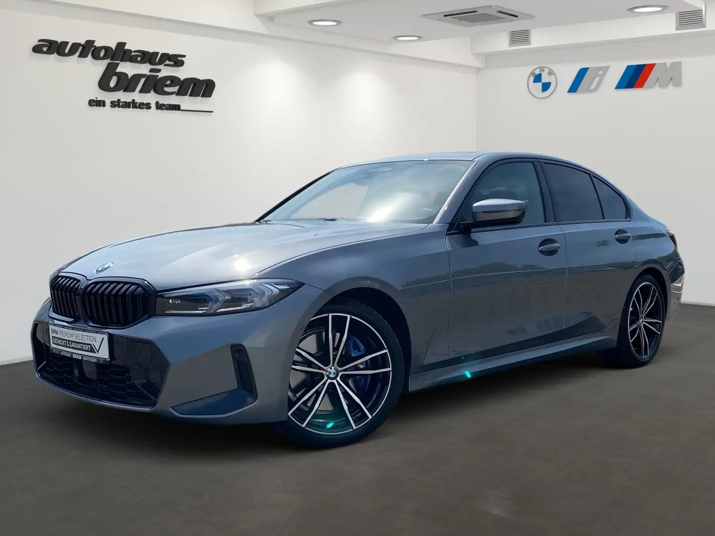 BMW 330 i Limousine, M Sportpaket Grijs - 1