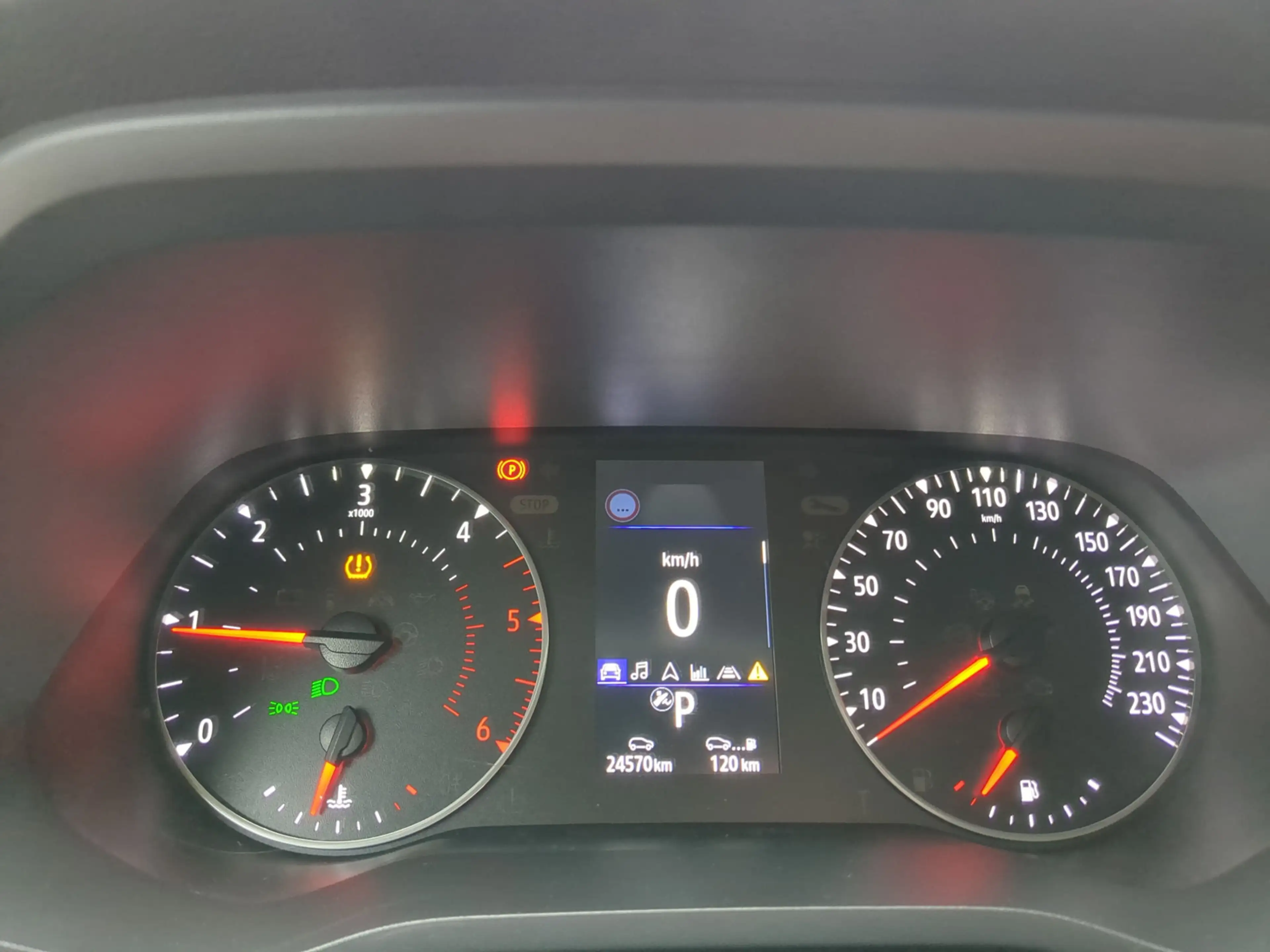 Nissan Primastar 2,8t dCi 170 DCT L1H1 Tekna — photo 14