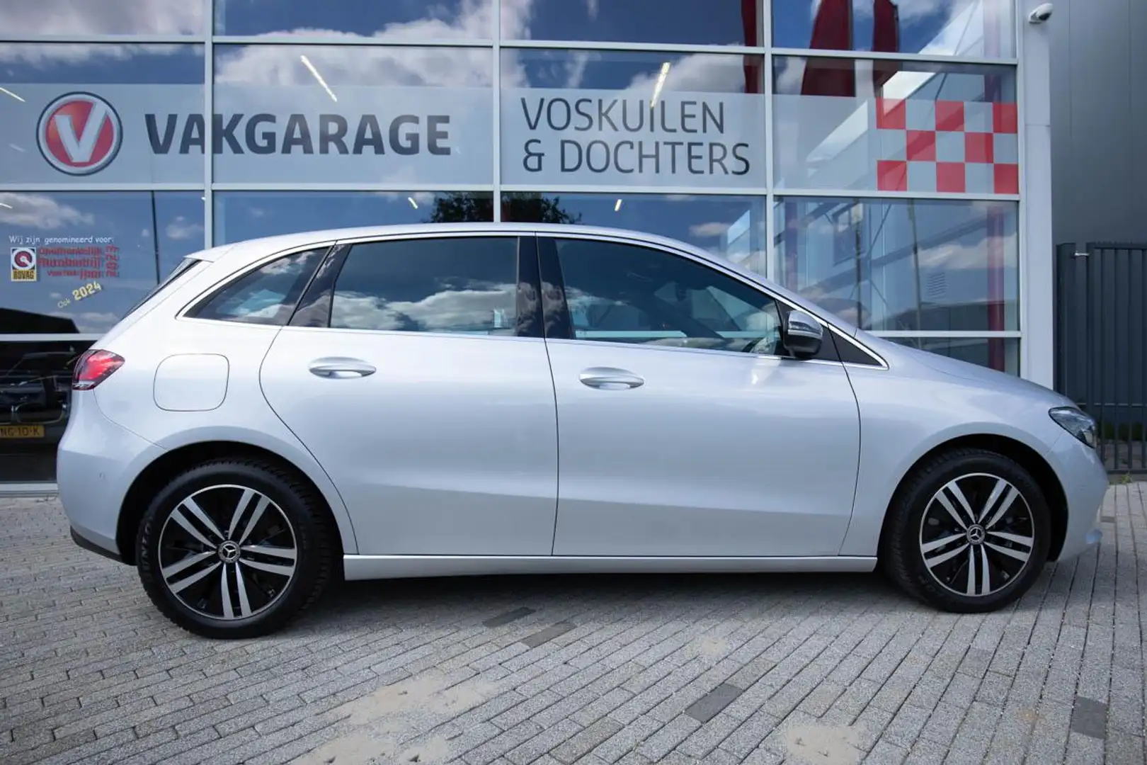 Mercedes-Benz B 250 e Business Solution Luxury Limited Hybride Zilver - 2