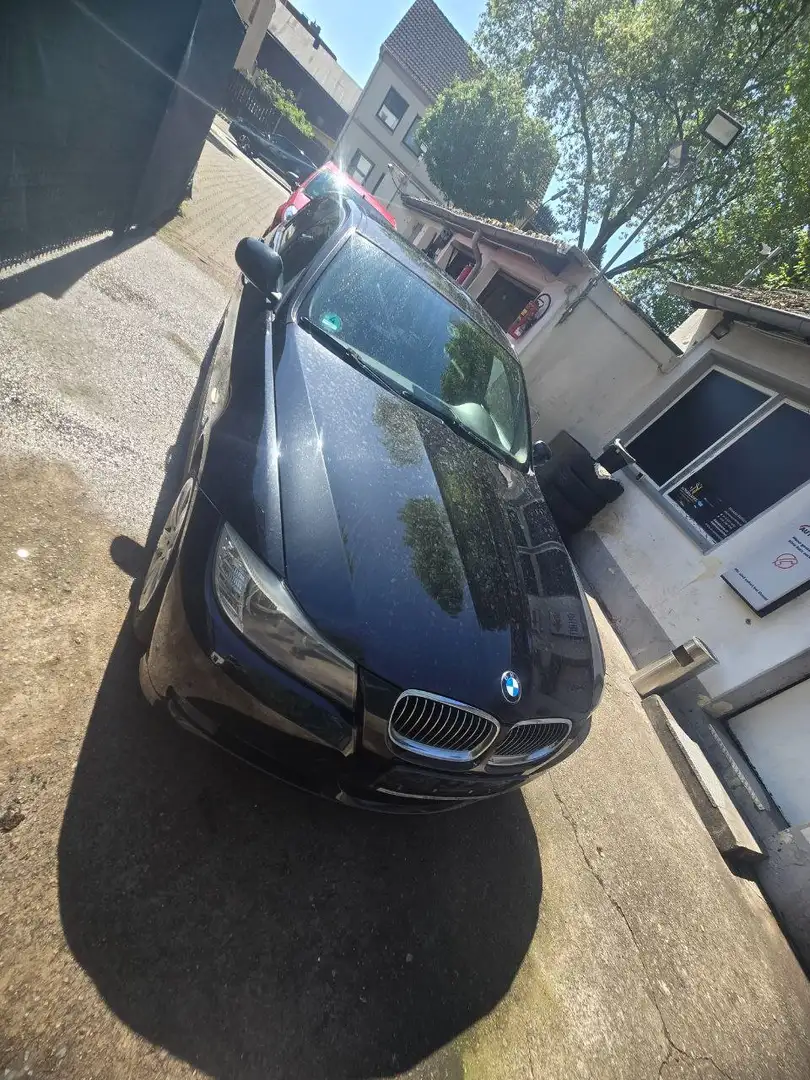 BMW 318 318d Noir - 1
