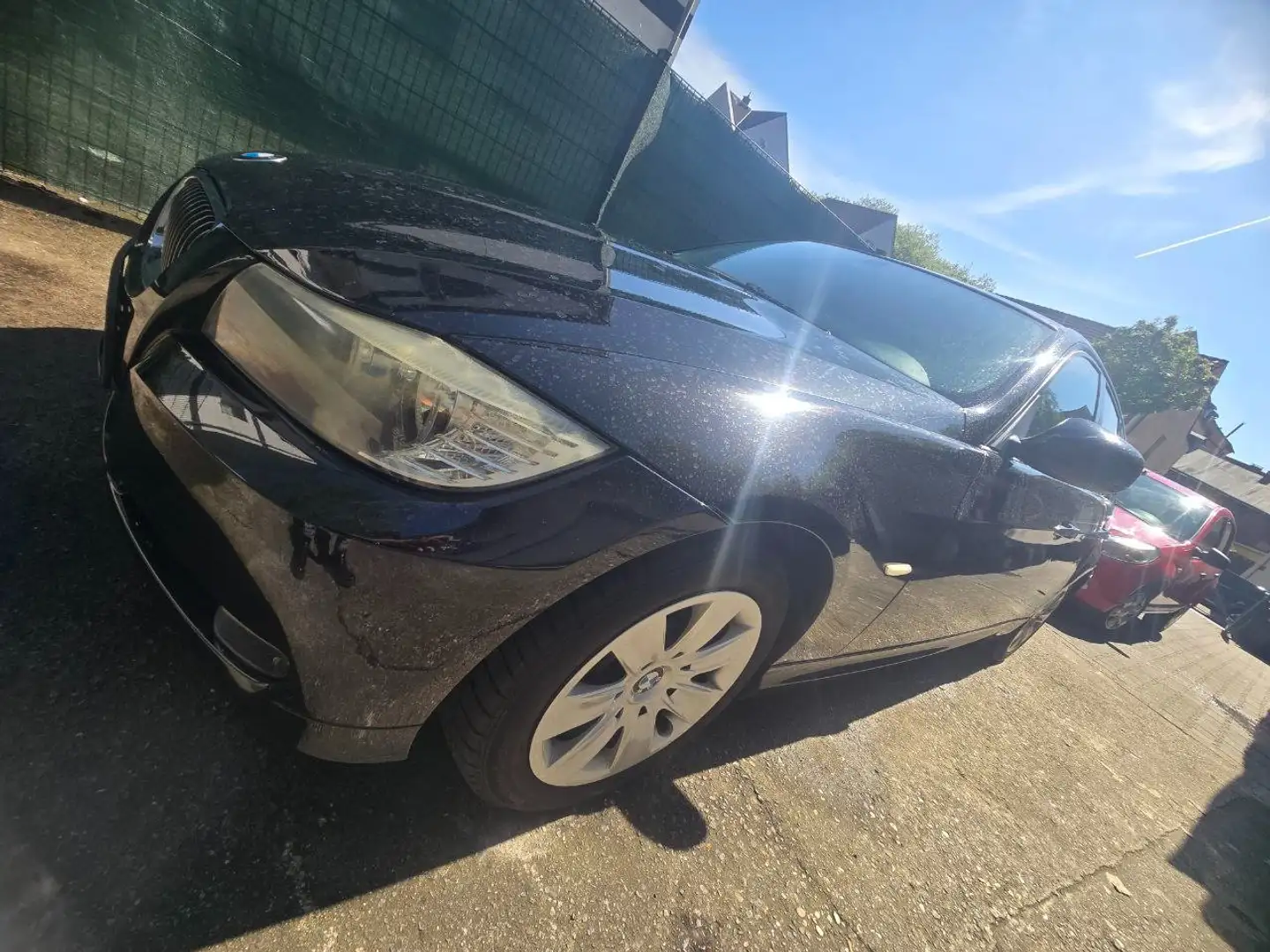 BMW 318 318d Noir - 2